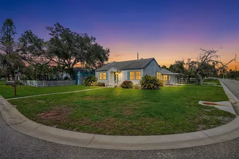 3050 Dupont St S, Gulfport, FL 33707