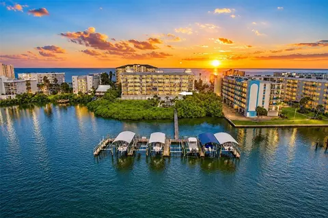 19519 Gulf Blvd #202, Indian Shores, FL 33785