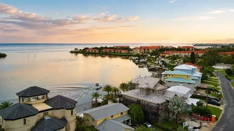 212 Driftwood Pl, Palm Harbor, FL 34683