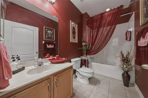 Bath - 11322 Cambray Creek Loop, Riverview, FL 33579 photo 1 of 5