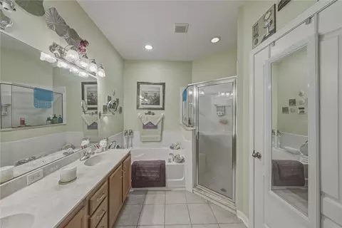 Bath - 11322 Cambray Creek Loop, Riverview, FL 33579 photo 4 of 5