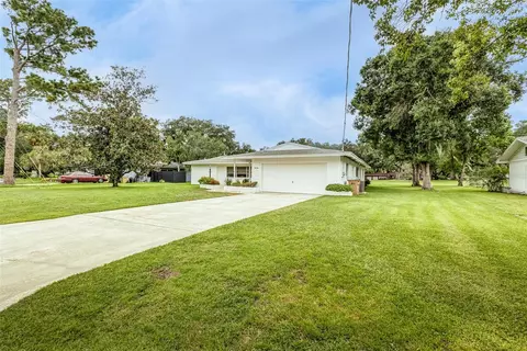 936 N Riverhills Dr, Tampa, FL 33617