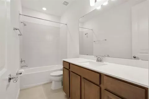 Bath - 12105 Orchid Ash St, Riverview, FL 33579 photo 1 of 1