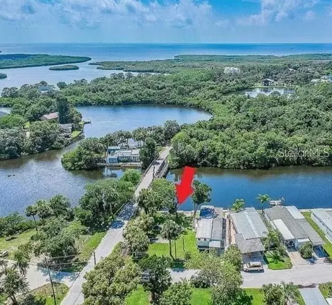 6807 Edgewater Dr, New Port Richey, FL 34652