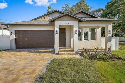 2922 W Giddens Ave, Tampa, FL 33614
