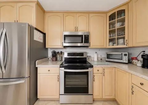 Kitchen - 8017 Mays Ave, Riverview, FL 33578 photo 1 of 2