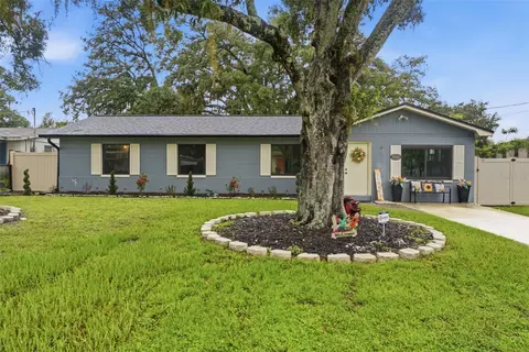 9242 N 52nd St, Tampa, FL 33617