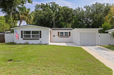 1317 Essex Dr N, Saint Petersburg, FL 33710
