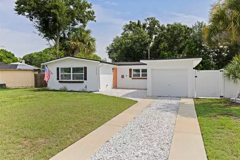 1317 Essex Dr N, Saint Petersburg, FL 33710