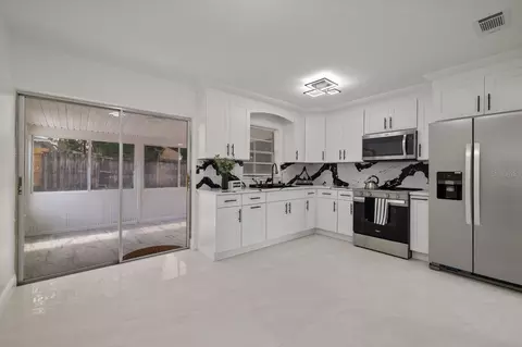 Kitchen - 7156 Spring Hill Dr, Spring Hill, FL 34606 photo 1 of 7