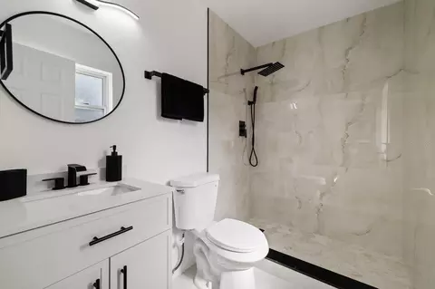 Bath - 7156 Spring Hill Dr, Spring Hill, FL 34606 photo 5 of 9