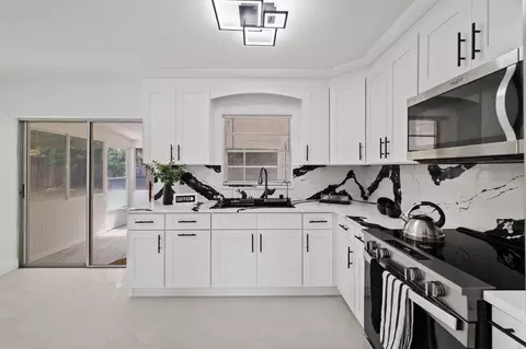 Kitchen - 7156 Spring Hill Dr, Spring Hill, FL 34606 photo 7 of 7