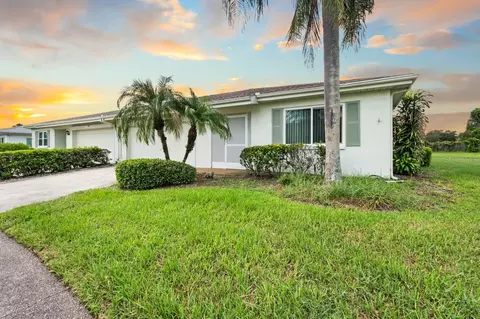 2209 Hartlebury Way #402, Sun City Center, FL 33573