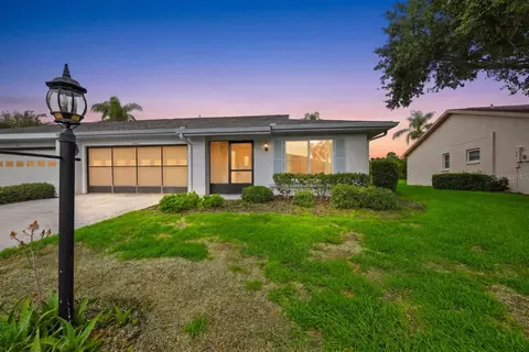 1425 Leland Dr, Sun City Center, FL 33573