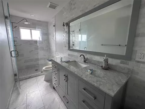 Bath - 11116 Hoffner Edge Dr, Riverview, FL 33579 photo 4 of 4