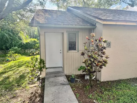 918 Otto Villa Pl #9, Tampa, FL 33612