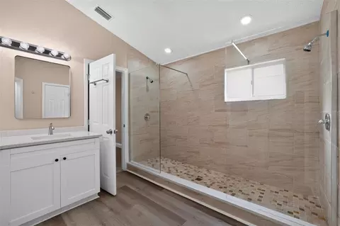 Bath - Undisclosed, Riverview, FL 33569 photo 2 of 3