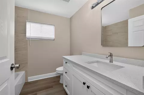 Bath - Undisclosed, Riverview, FL 33569 photo 3 of 3