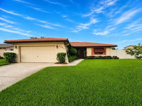 9391 118th Ln, Seminole, FL 33772
