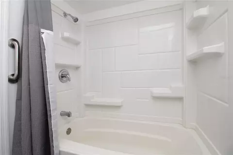 Bath - 1613 St Catherine Dr E, Dunedin, FL 34698 photo 3 of 3