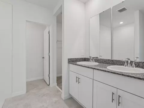 Bath - 2896 Wild Olive Dr, Saint Cloud, FL 34772 photo 1 of 2