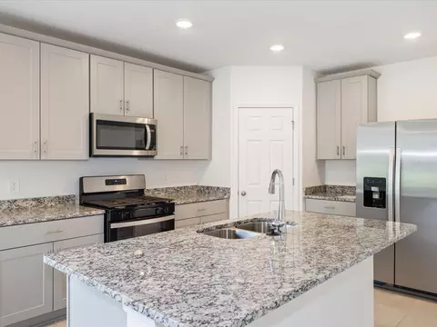 Kitchen - 4530 Eagle Perch Ct, Saint Cloud, FL 34772 photo 3 of 4