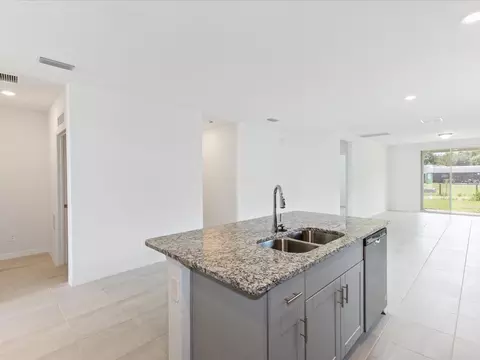 Kitchen - 4530 Eagle Perch Ct, Saint Cloud, FL 34772 photo 2 of 4