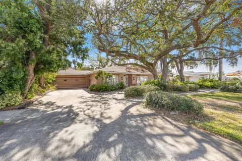 215 Snell Isle Blvd NE, Saint Petersburg, FL 33704
