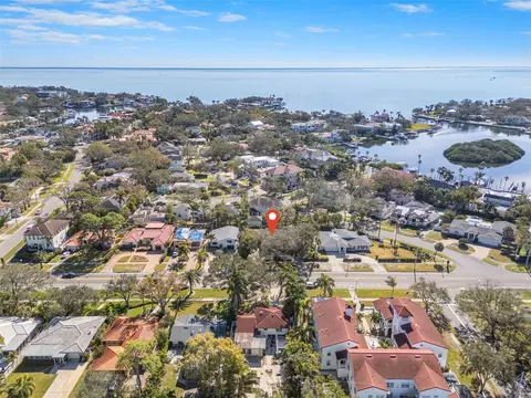 215 Snell Isle Blvd NE, Saint Petersburg, FL 33704