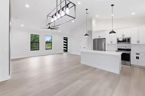 Living - 7224 Granada Blvd, Sebring, FL 33872 photo 3 of 4