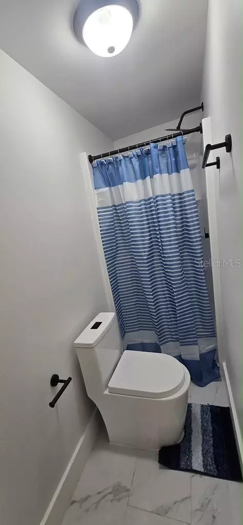 Bath - 5320 Plum Ave, Seffner, FL 33584 photo 5 of 6