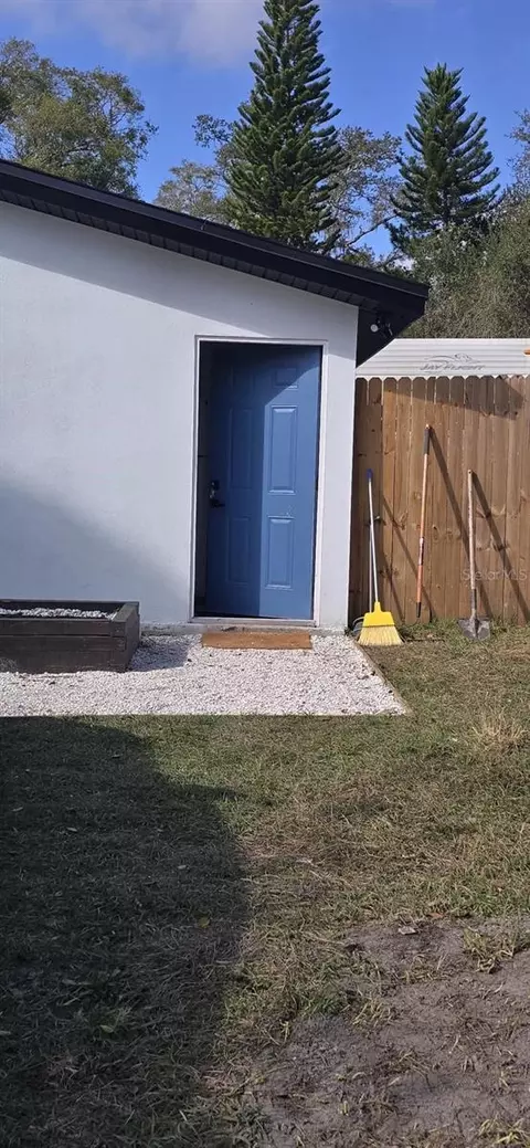 Exterior - 5320 Plum Ave, Seffner, FL 33584 photo 2 of 2