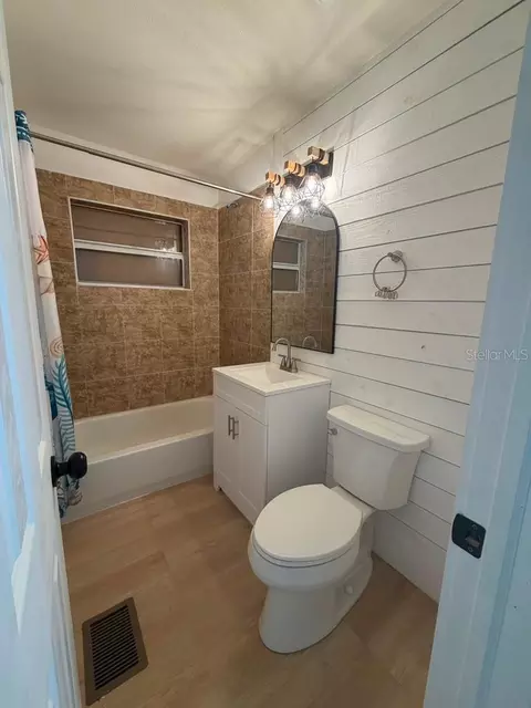 Bath - 5320 Plum Ave, Seffner, FL 33584 photo 1 of 6