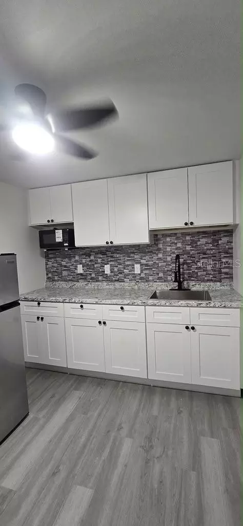 Kitchen - 5320 Plum Ave, Seffner, FL 33584 photo 3 of 3