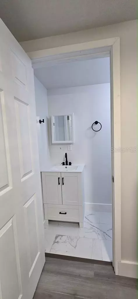 Bath - 5320 Plum Ave, Seffner, FL 33584 photo 6 of 6