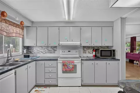 Kitchen - 842 N Equal Pt, Lecanto, FL 34461 photo 4 of 6