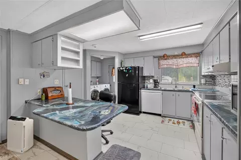 Kitchen - 842 N Equal Pt, Lecanto, FL 34461 photo 2 of 6