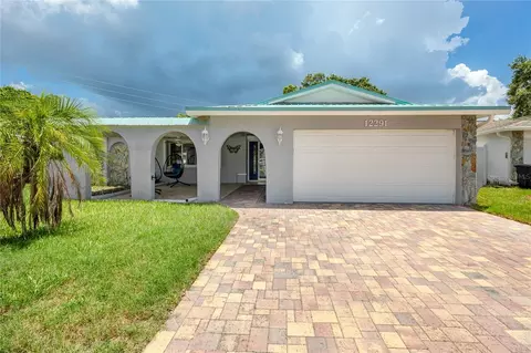 12291 Monarch Cir, Seminole, FL 33772