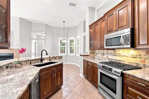 Kitchen - 10113 Cannon Dr, Riverview, FL 33578 photo 3 of 3