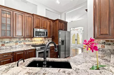 Kitchen - 10113 Cannon Dr, Riverview, FL 33578 photo 1 of 3