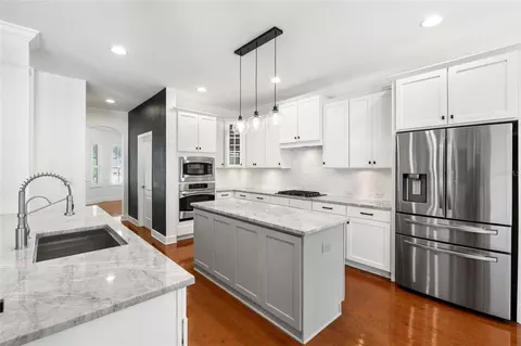 Kitchen - 15910 Ternglade Dr, Lithia, FL 33547 photo 2 of 7