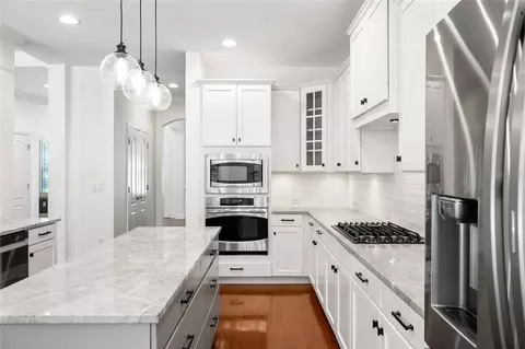 Kitchen - 15910 Ternglade Dr, Lithia, FL 33547 photo 5 of 7