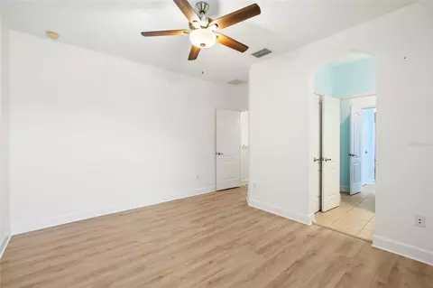 Bedroom - 15910 Ternglade Dr, Lithia, FL 33547 photo 3 of 7