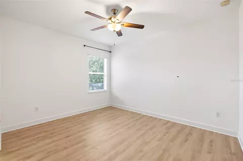 Bedroom - 15910 Ternglade Dr, Lithia, FL 33547 photo 2 of 7