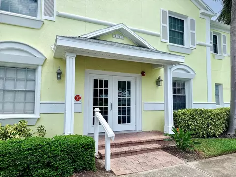 4728 Beach Dr SE #B, Saint Petersburg, FL 33705