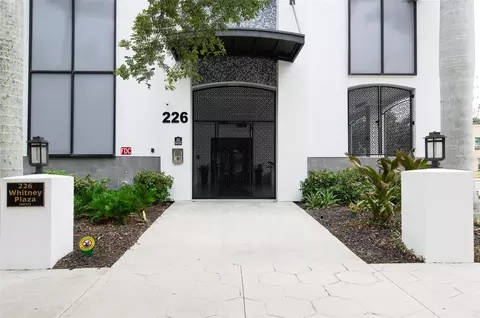226 5th Ave N #M02, Saint Petersburg, FL 33701