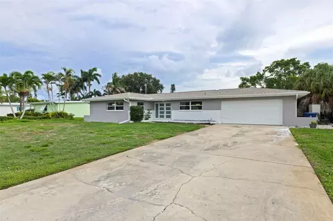 7073 S Shore Dr S, Saint Petersburg, FL 33707