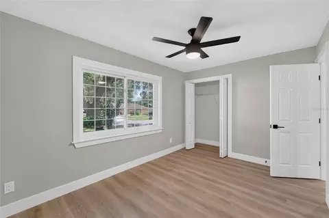 Bedroom - 1229 Oak Valley Dr, Seffner, FL 33584 photo 3 of 8