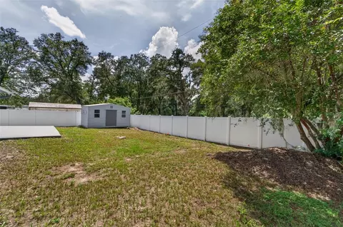 Exterior - 1229 Oak Valley Dr, Seffner, FL 33584 photo 15 of 17