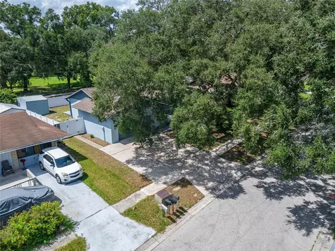 View/Area - 1229 Oak Valley Dr, Seffner, FL 33584 photo 8 of 18